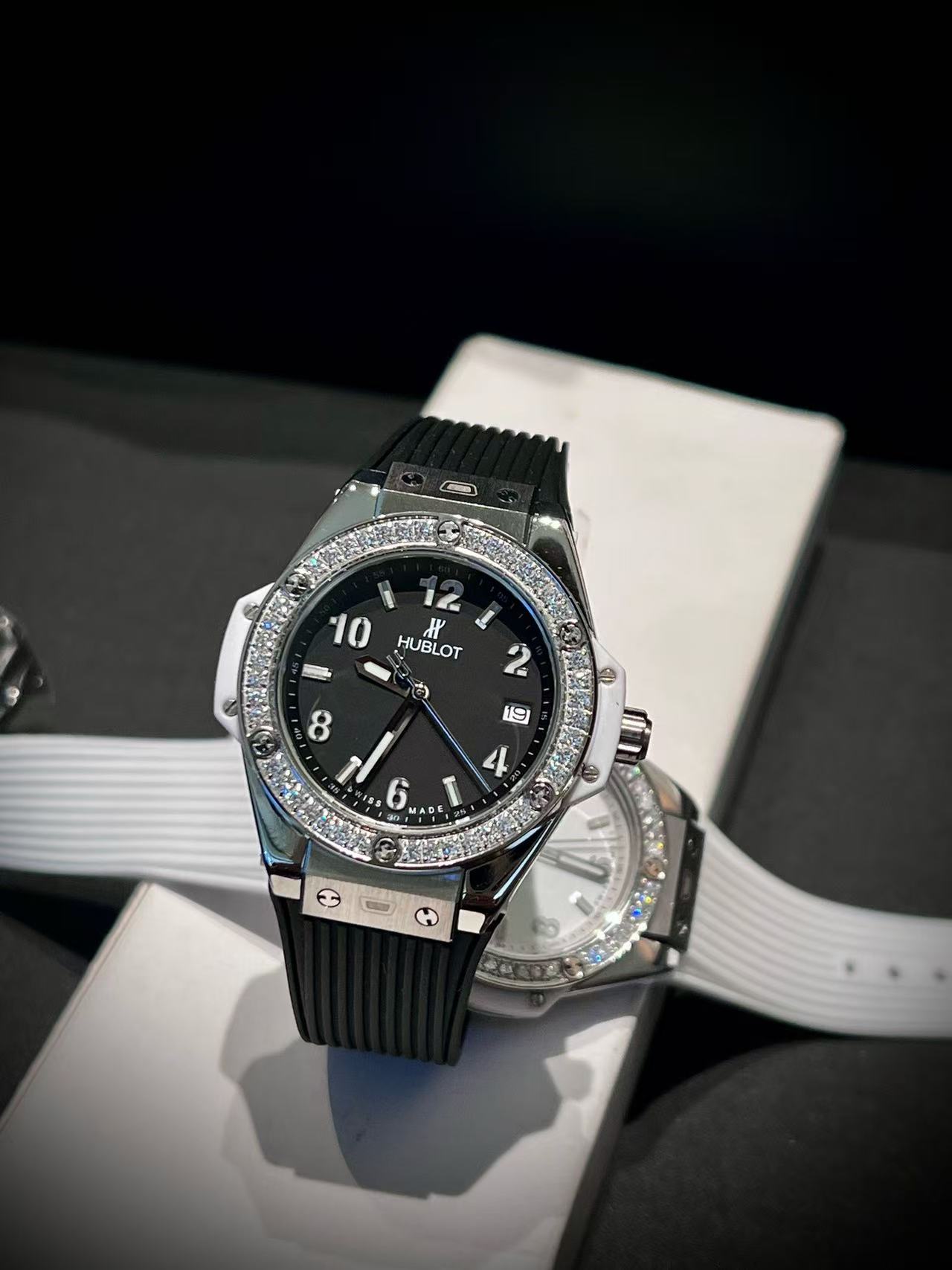 Hublot女性用ダイヤモンド時計【50％割引+送料無料】