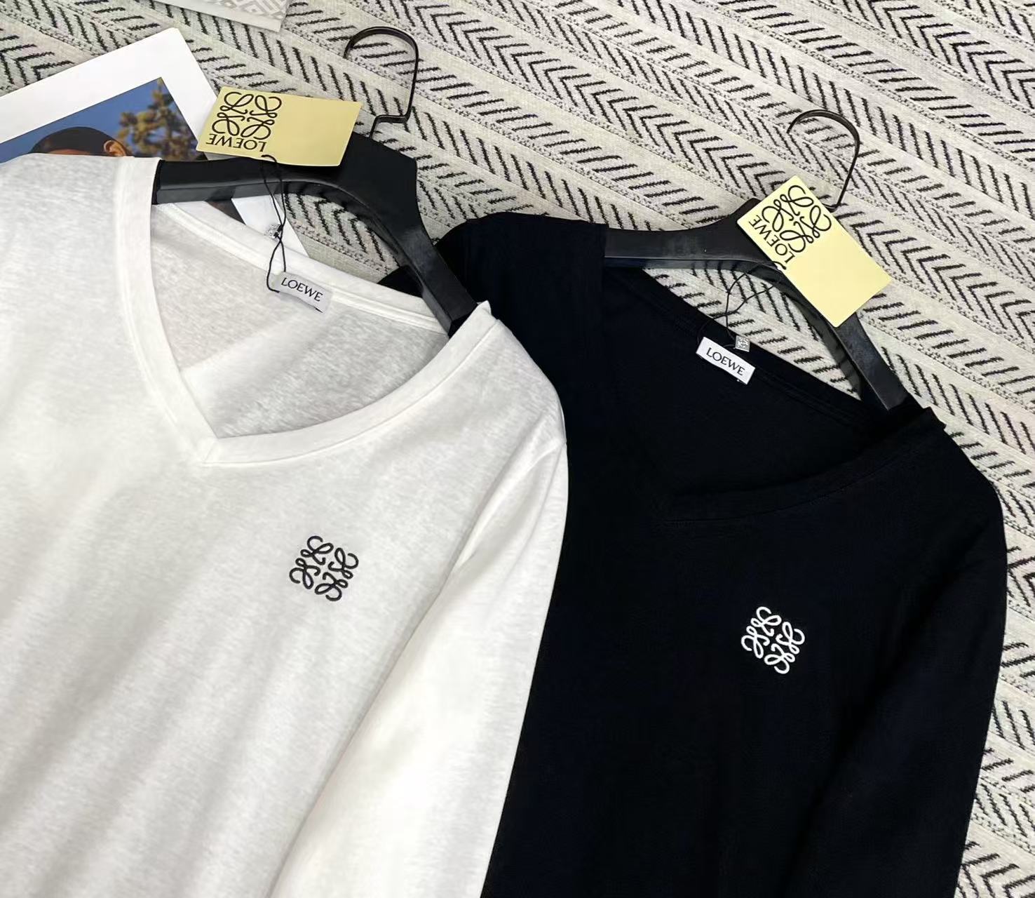 L0WEW シンプルなVネック長袖Tシャツ【50％割引+送料無料】