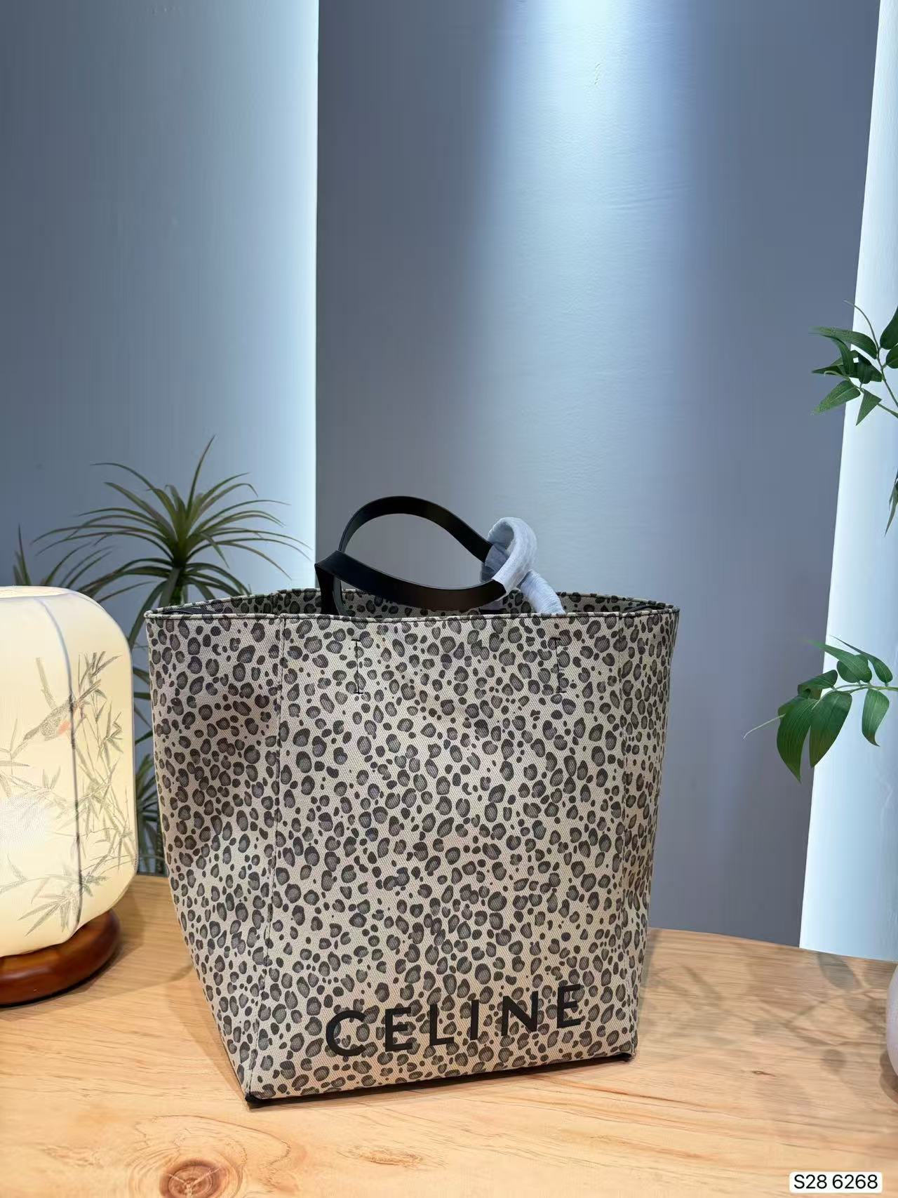 CEL1NE レオパード柄ショッピングバッグ【50％割引+送料無料】