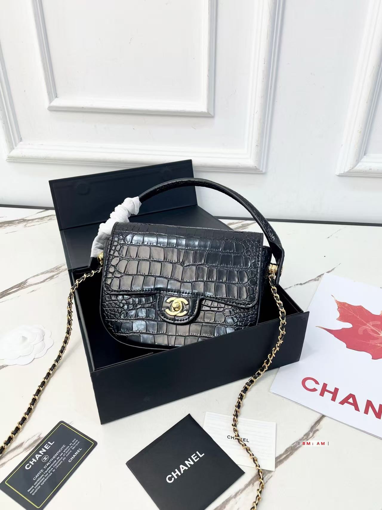 CHANE1 クロコダイル型押しチェーンハンドバッグ【50％割引+送料無料】