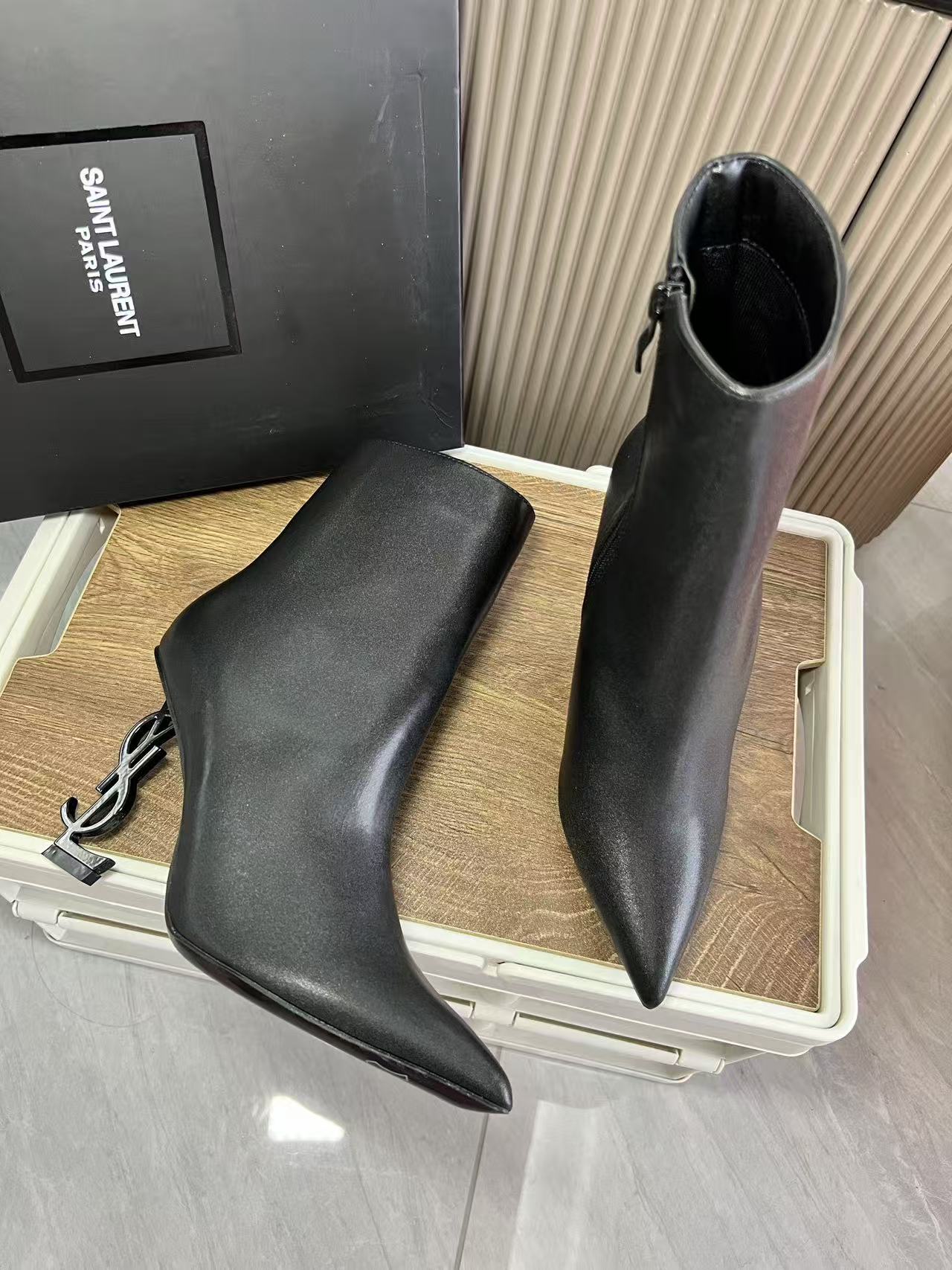 YSL レザー ハイヒール アンクルブーツ【50％割引+送料無料】