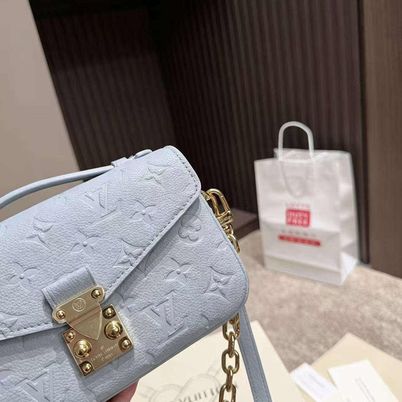 LV チェーン付きレザーショルダーバッグ【50％割引+送料無料】