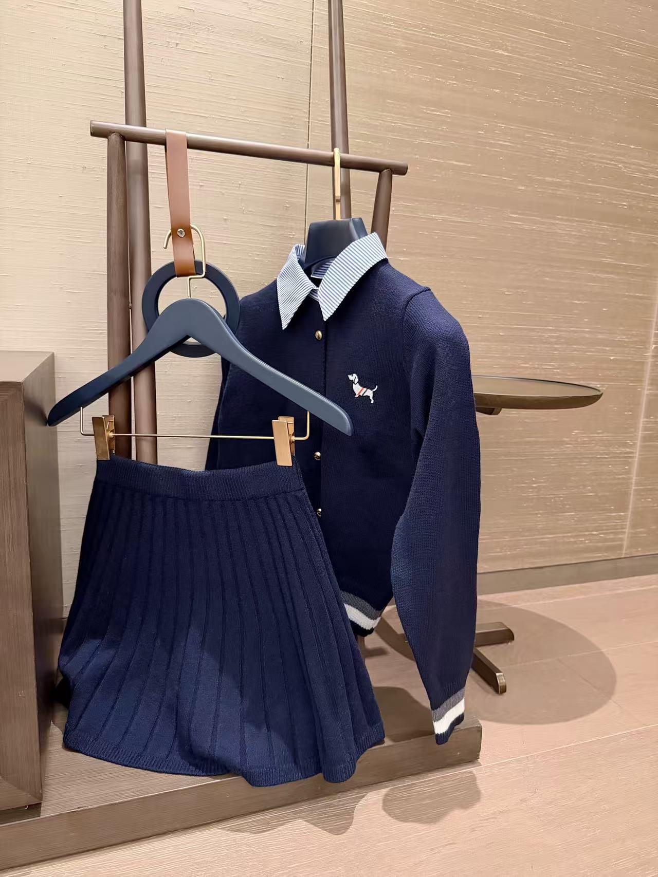 THOM BROWNE ウールニット＆スカート セットアップ【50％割引+送料無料】