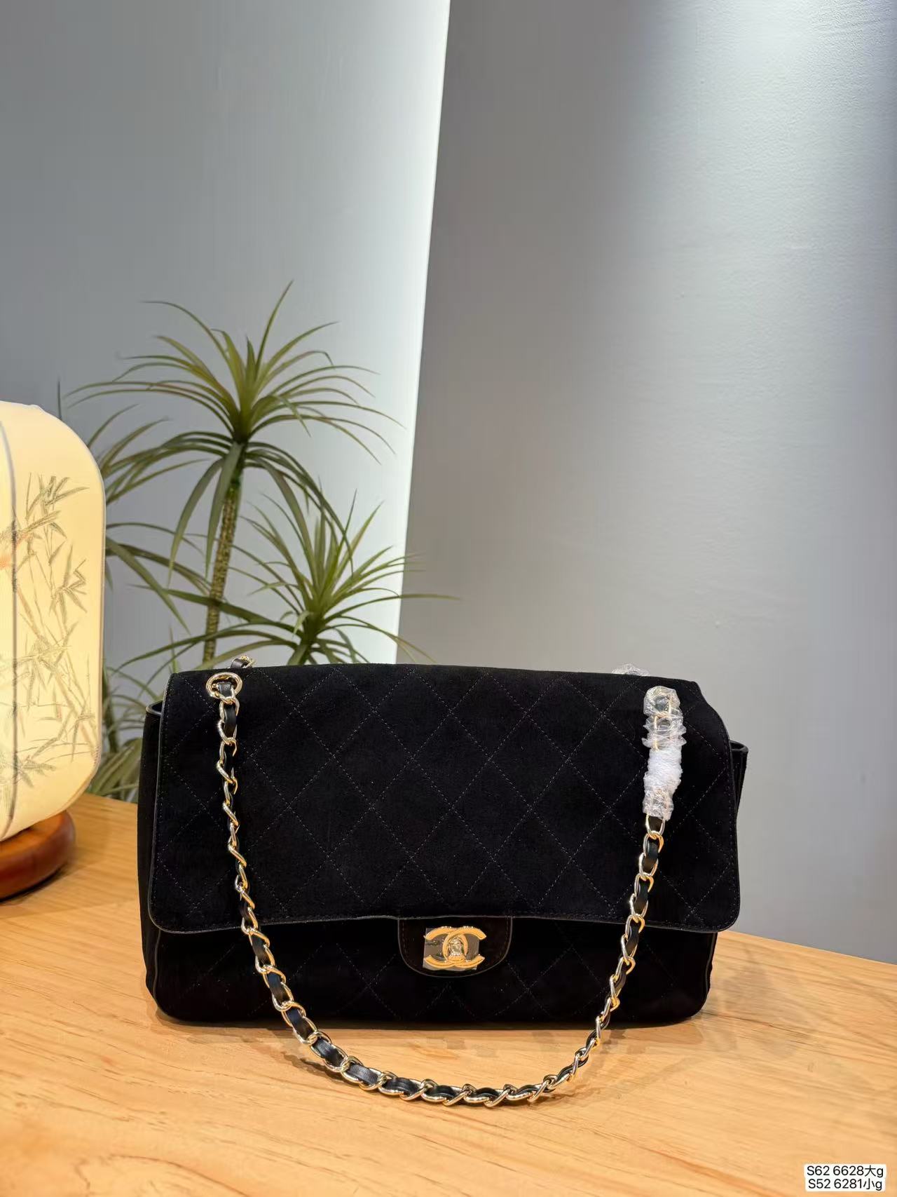 CHANEL ディアスキン チェーンショッパーバッグ【50％割引+送料無料】