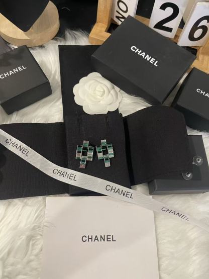 CHANE1 エメラルド ダブルC イヤリング【50％割引+送料無料】