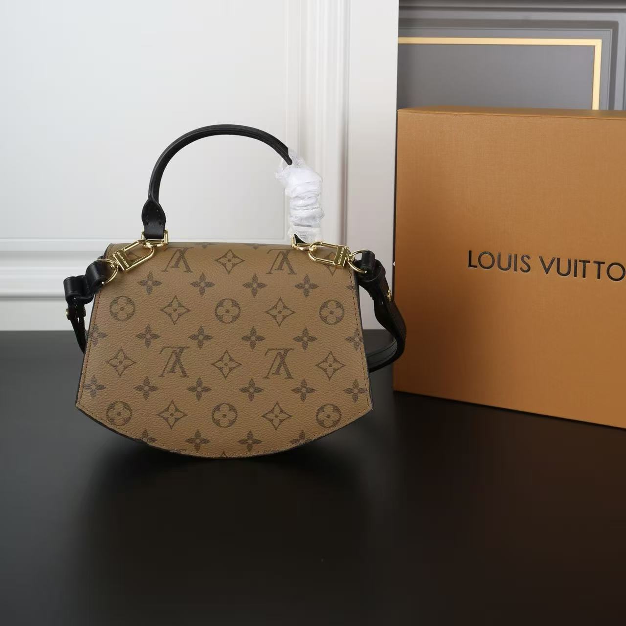 LV 扇子型ハンドバッグ【50％割引+送料無料】