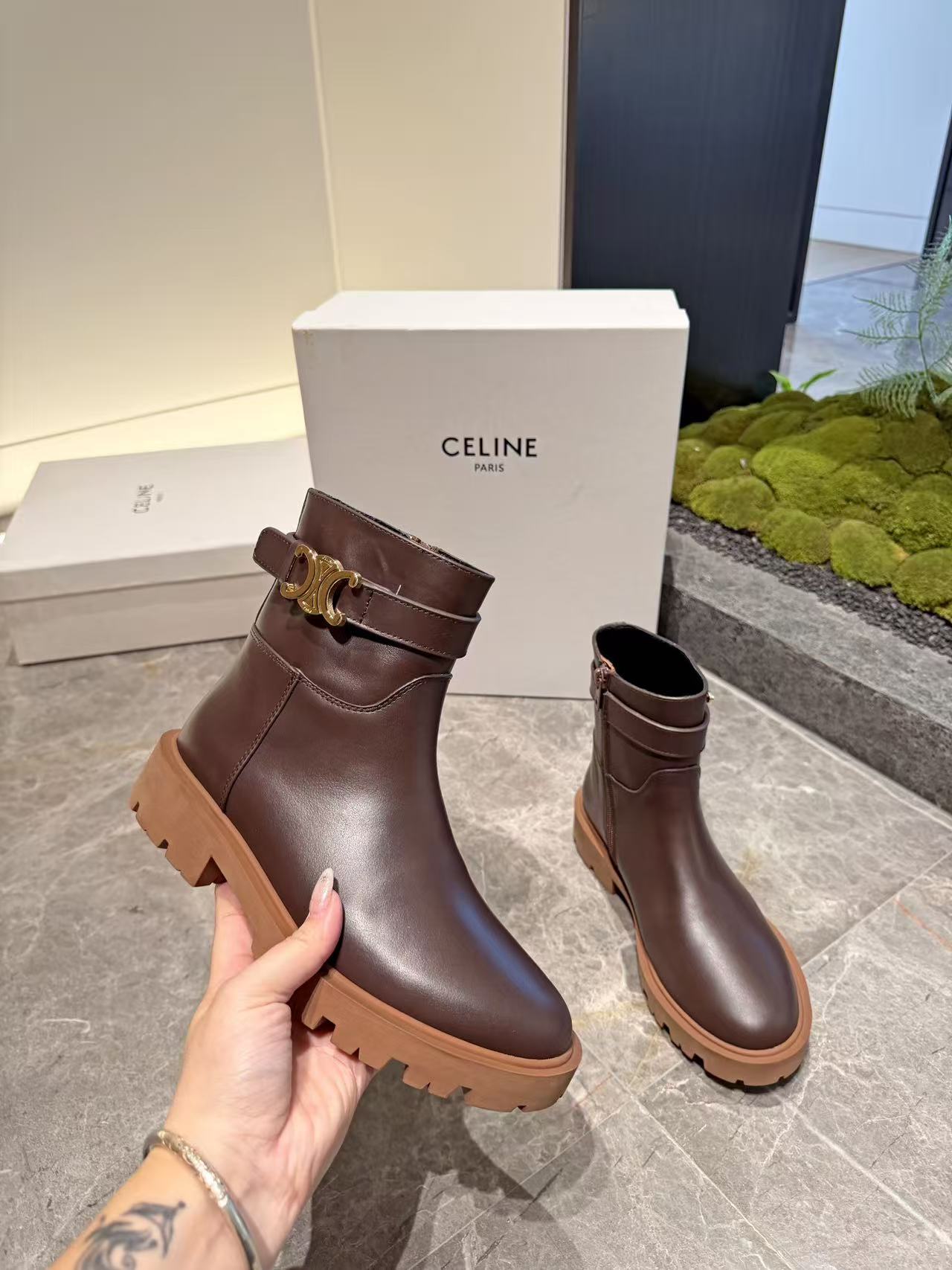 CELINE 高品質シープスキン・ショートブーツ【50％割引+送料無料】