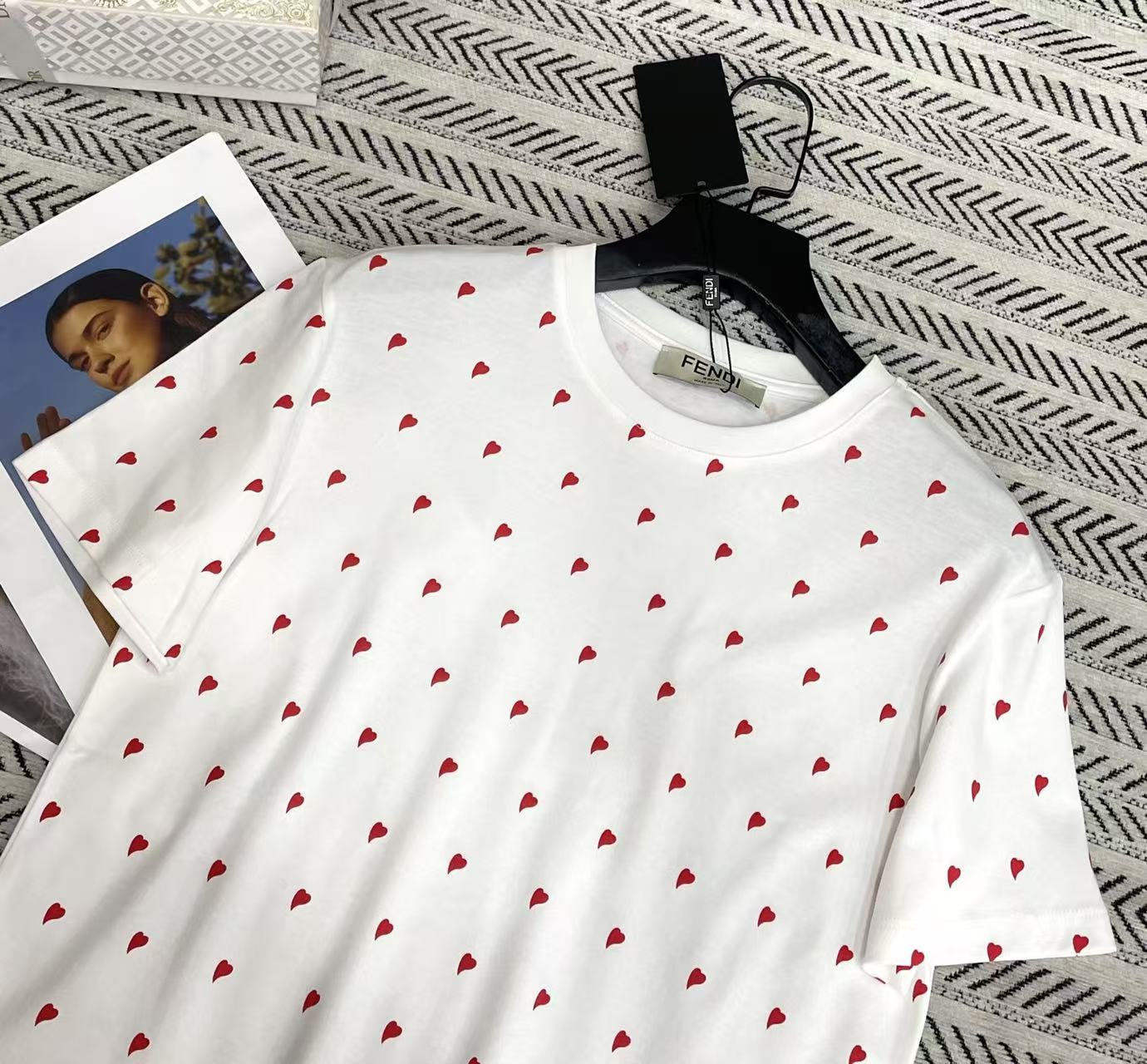 FENDI レッドハートTシャツ【50％割引+送料無料】