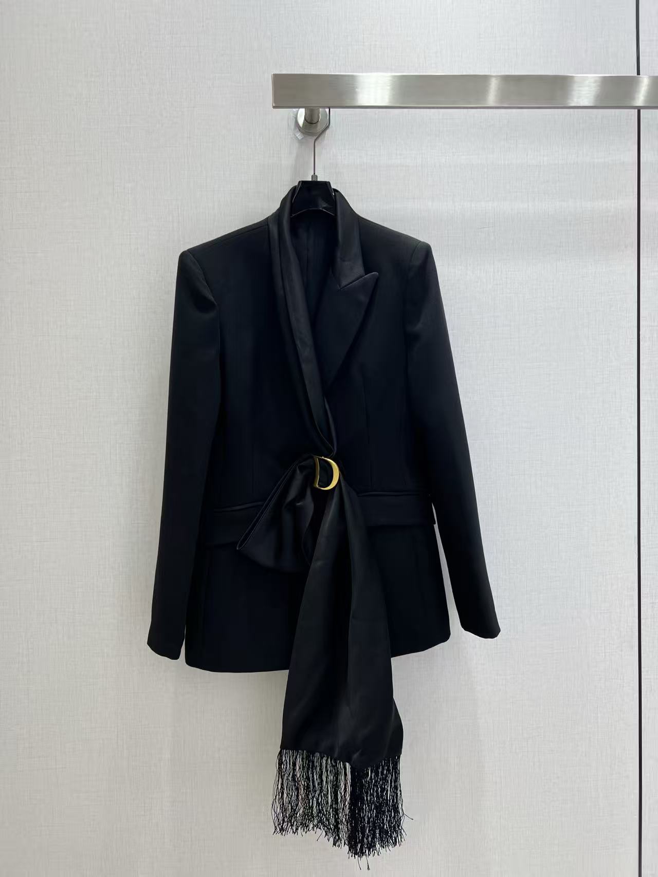 DIOR ゴールド金具・タッセル付きブレザー【50％割引+送料無料】