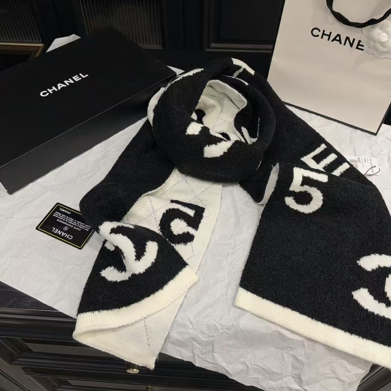 CHANE1 ダブルC文字カシミヤスカーフ【50％割引+送料無料】