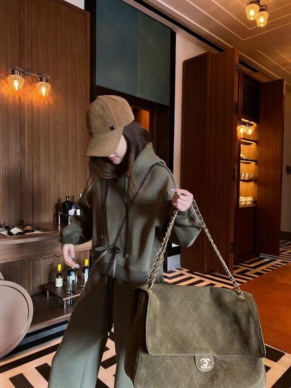 LV フード付きスウェット＆ロングパンツ セットアップ【50％割引+送料無料】