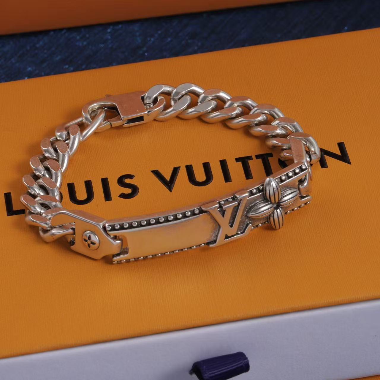 LV クローバーブレスレット【50％割引+送料無料】