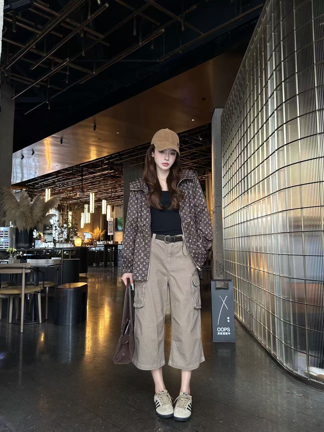 LV ハイクオリティ・プリント・フード付きジャケット【50％割引+送料無料】
