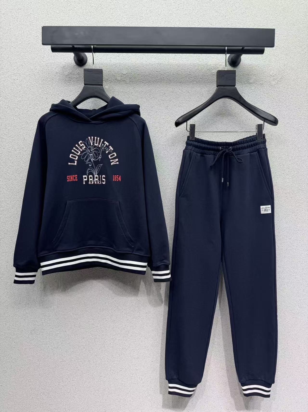 LV フード付き刺繍スウェット＆パンツ セットアップ【50％割引+送料無料】
