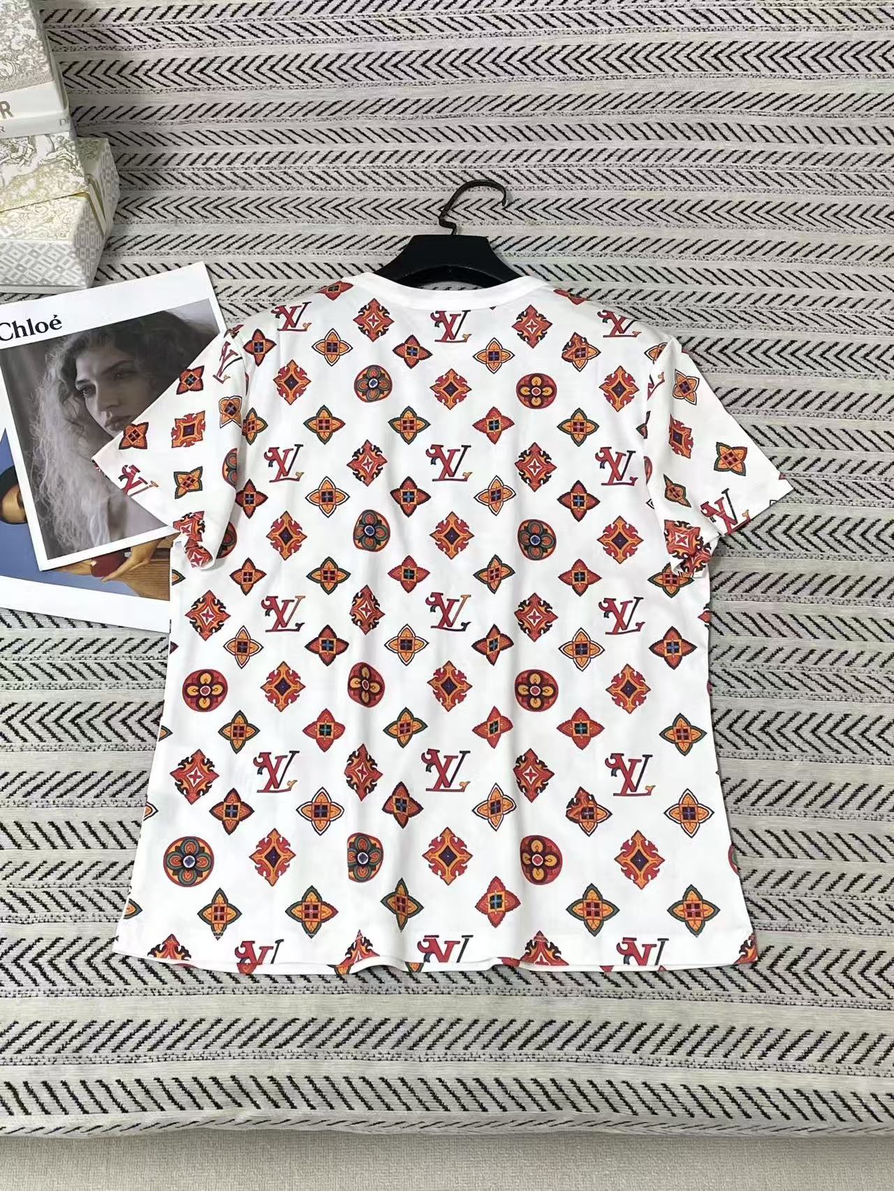 LV クローバー柄Tシャツ【50％割引+送料無料】