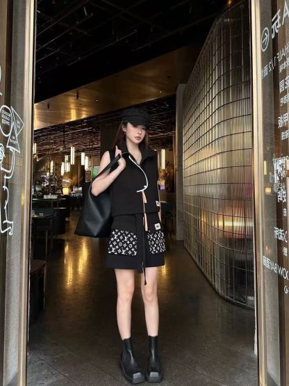 LV ジップアップベスト＆スカート セットアップ【50％割引+送料無料】