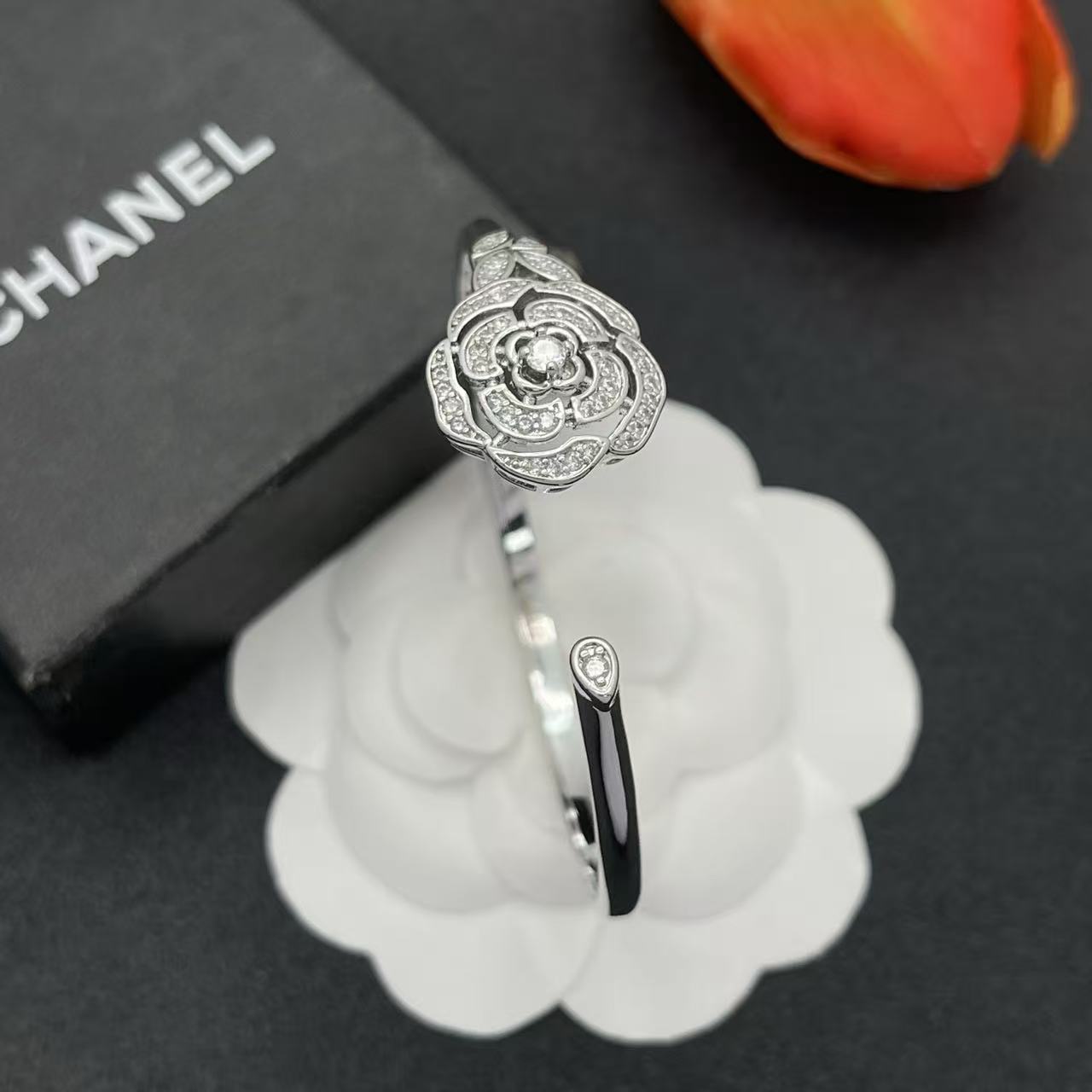 CHANE1 カメリア ダイヤモンド オープンバングル【50％割引+送料無料】