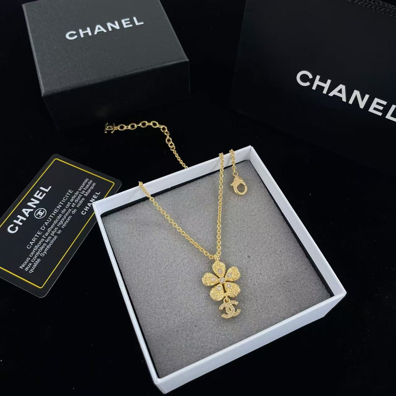 CHANE1 ダブルCフラワーダイヤモンドネックレス【50％割引+送料無料】