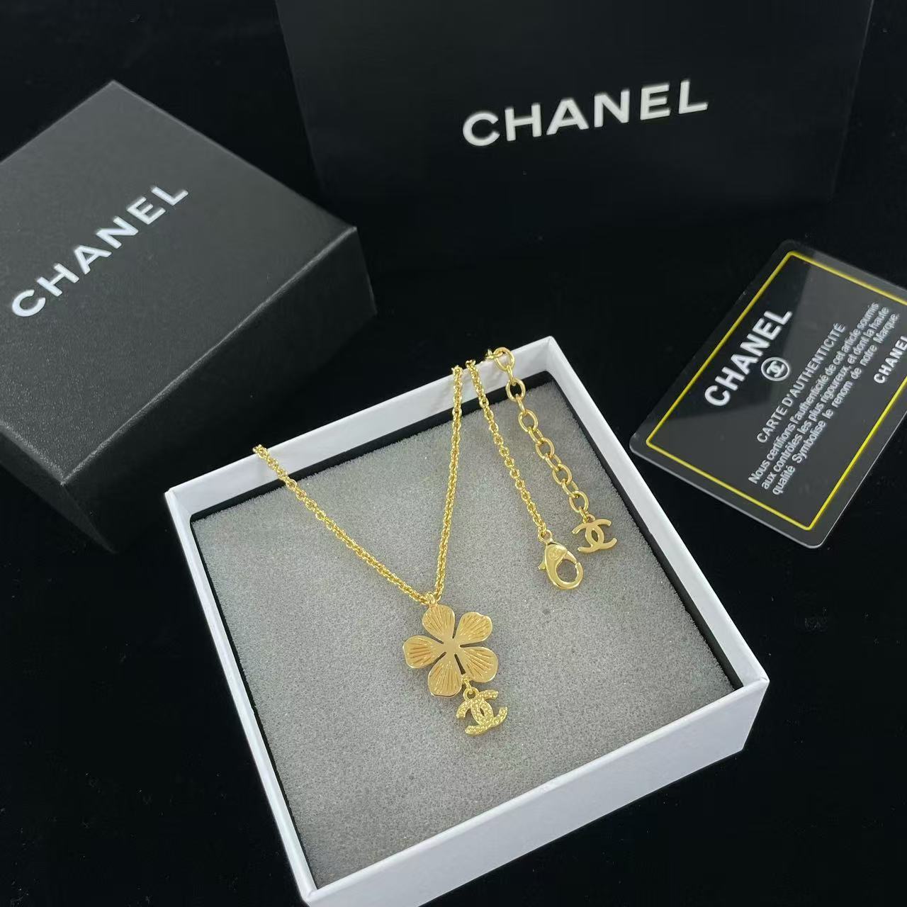 CHANE1 ダブルCフラワーダイヤモンドネックレス【50％割引+送料無料】