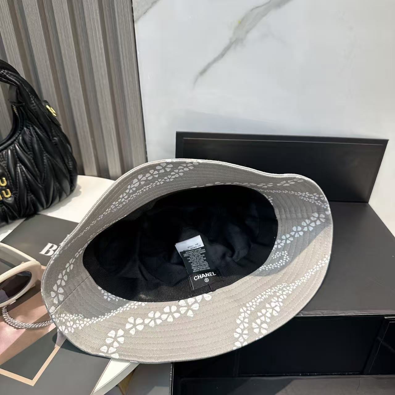 CHANEL ダブルCプリント フィッシャーマンハット【50％割引+送料無料】