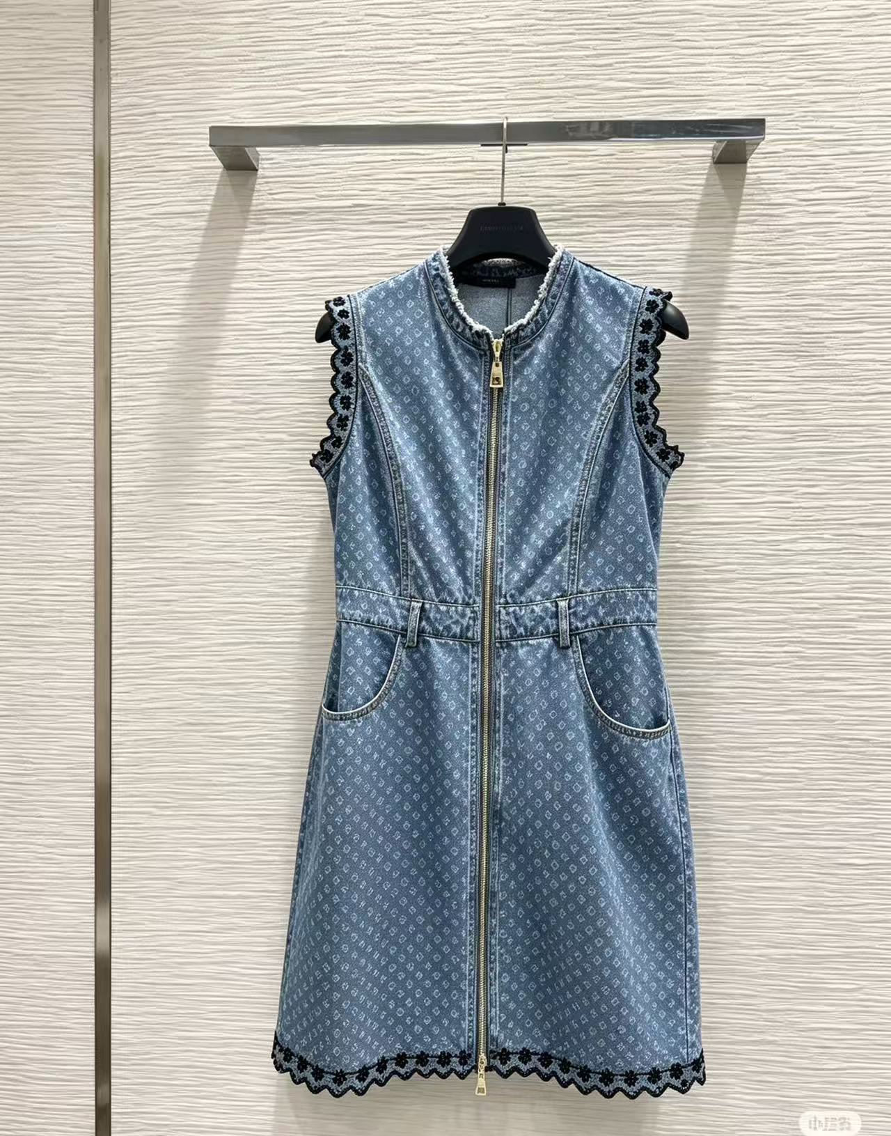 LVモノグラム柄 ジップアップ・ノースリーブワンピース【50％割引+送料無料】