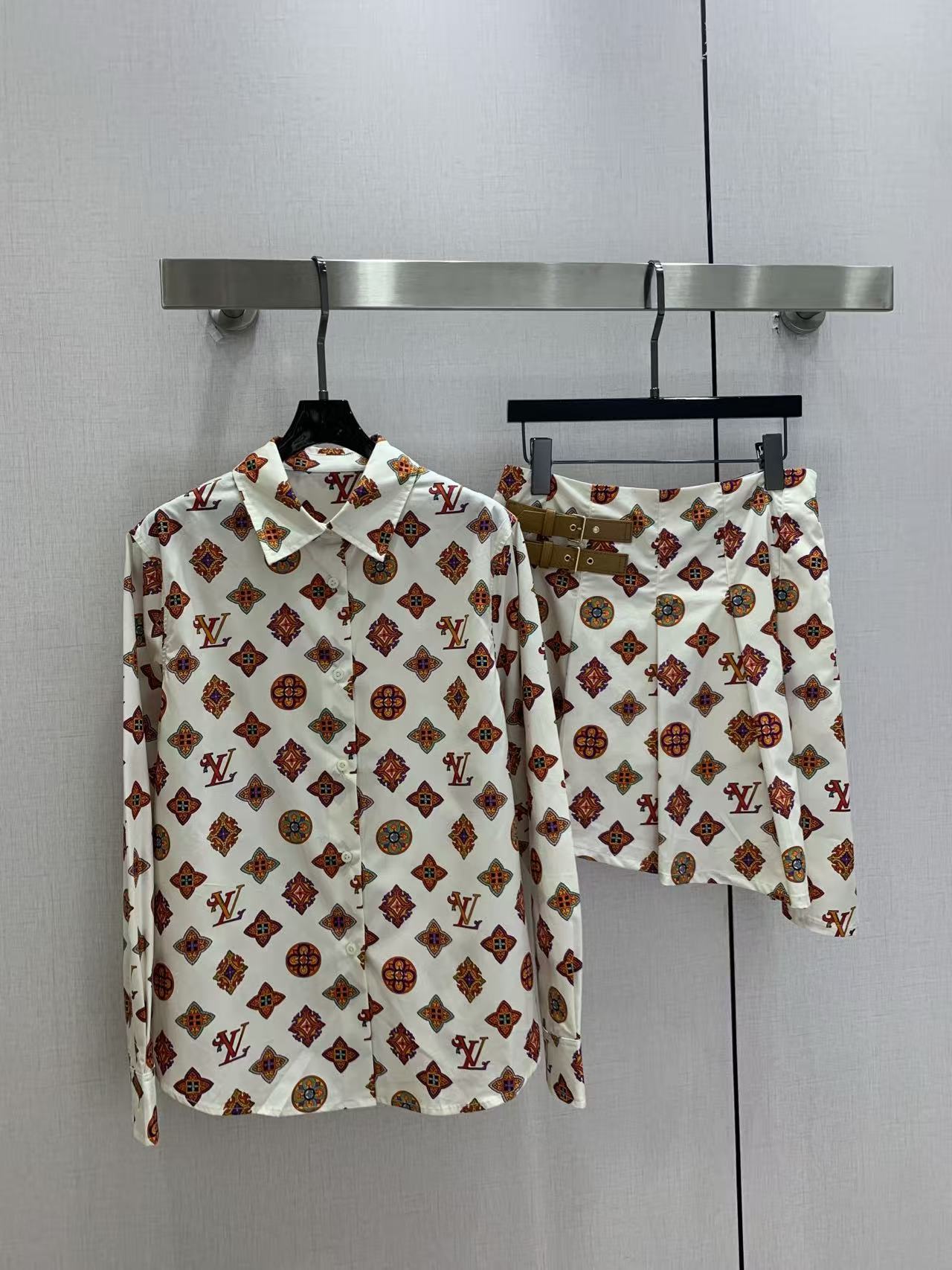 LV柄シャツ＆スカートのセットアップ【50％割引+送料無料】