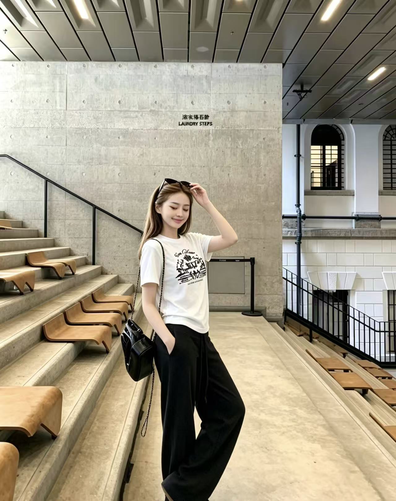 LV モノグラム・レター Tシャツ【50％割引+送料無料】