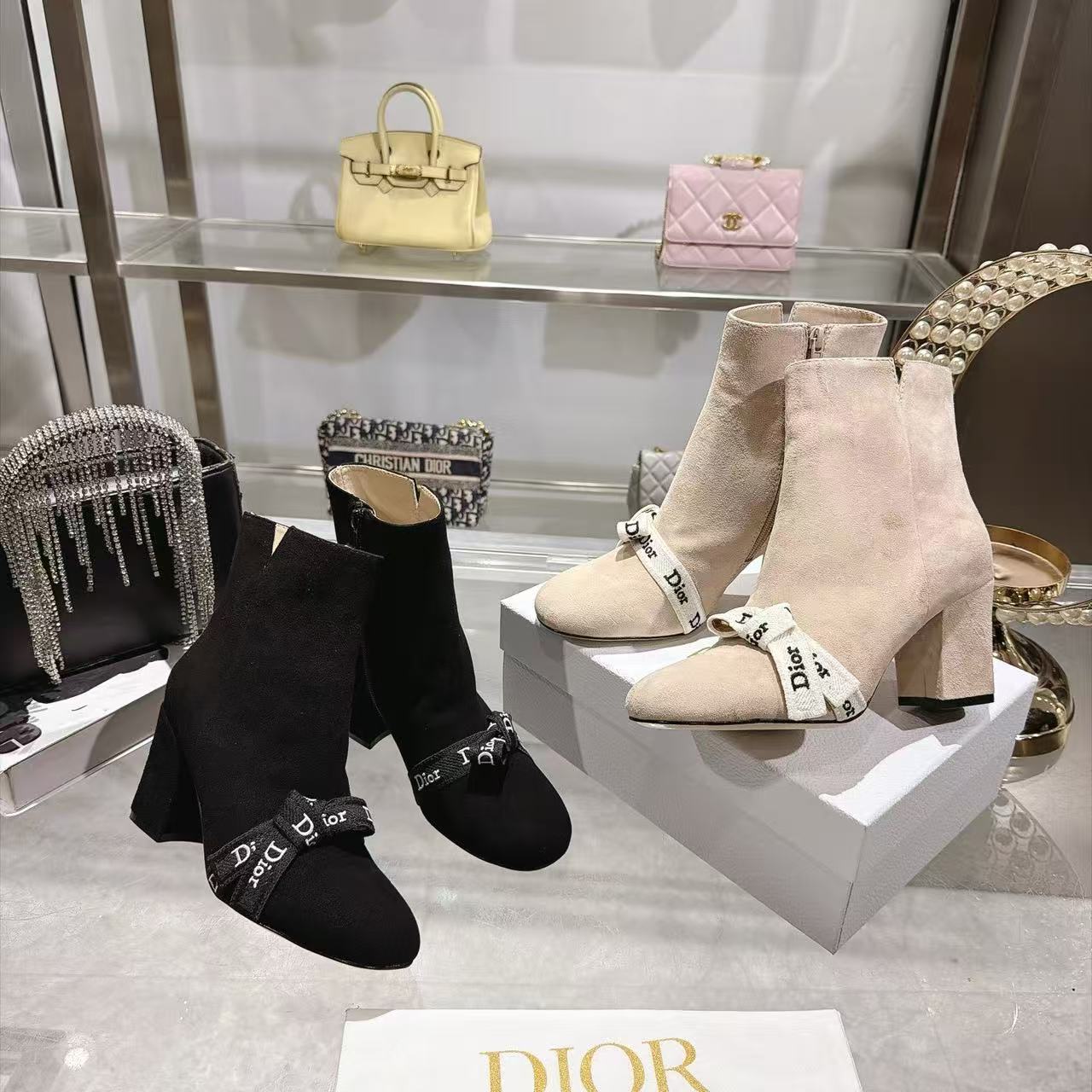DI0R高品質の鹿革を使用したレターアンクルブーツ【50％割引+送料無料】