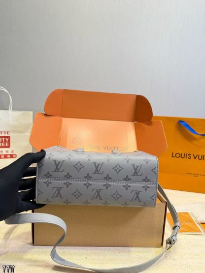 LV Onthegoトートバッグ【50％割引+送料無料】