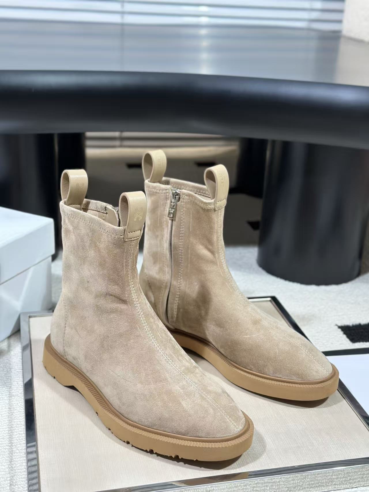 CELINE 高品質スエードショートブーツ【50％割引+送料無料】