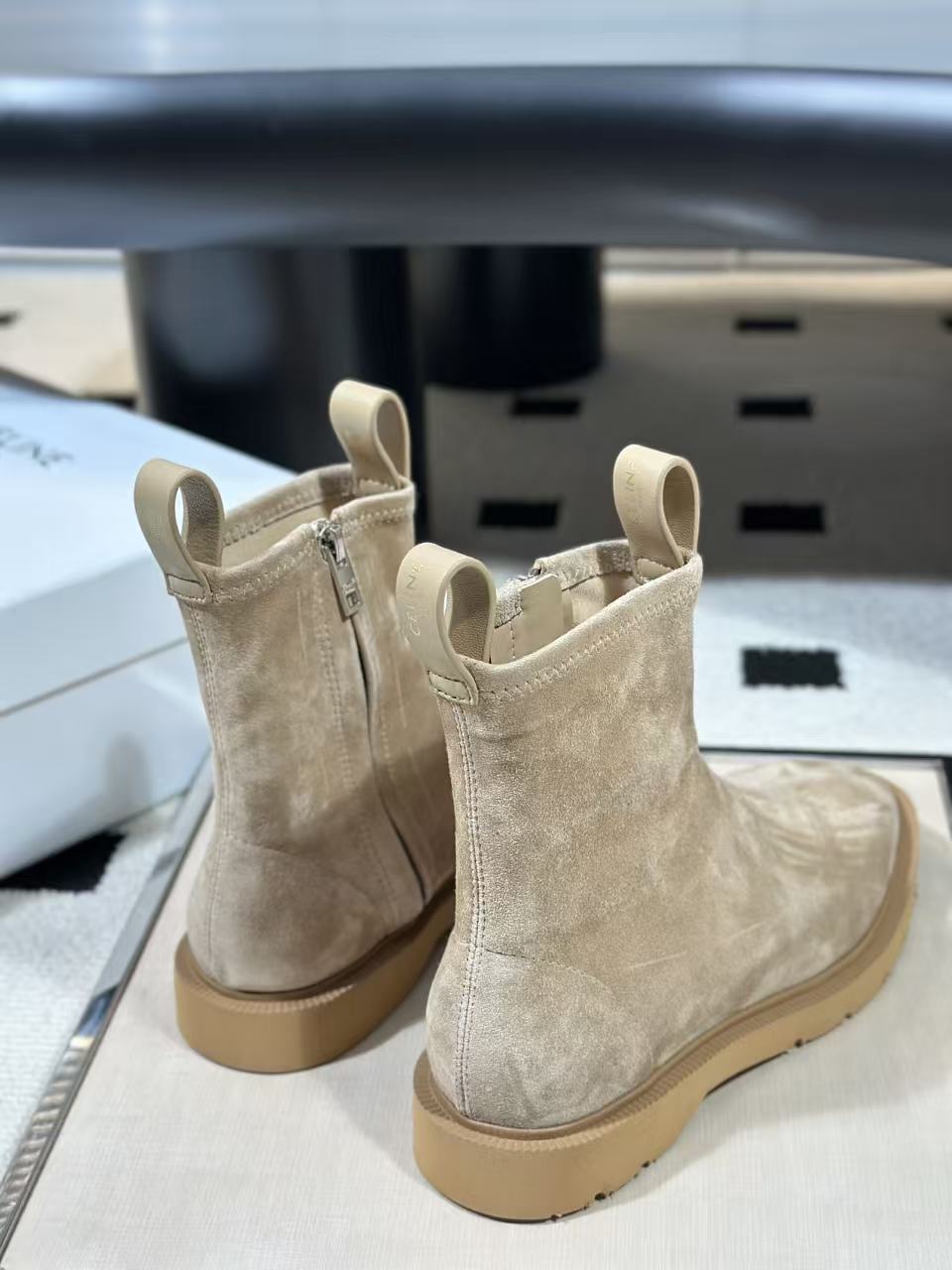 CELINE 高品質スエードショートブーツ【50％割引+送料無料】