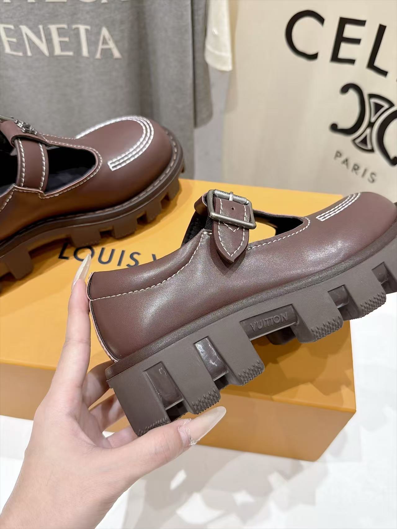 LV ハイクオリティ 厚底メリージェーンシューズ【50％割引+送料無料】