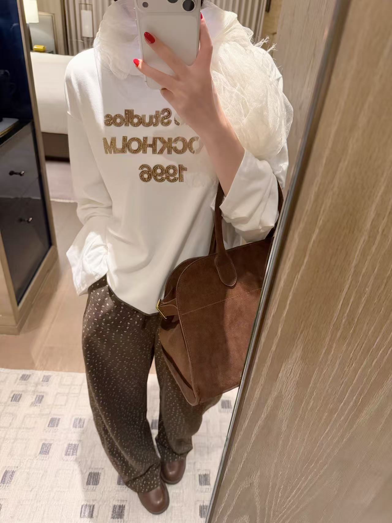 Acne Studiosシンプルな文字入り長袖Tシャツ【50％割引+送料無料】