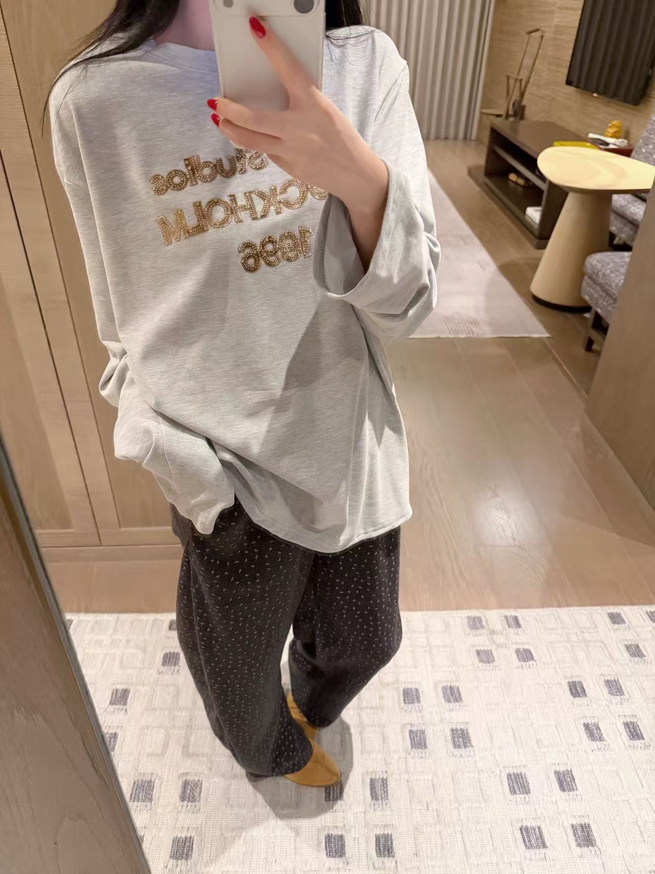 Acne Studiosシンプルな文字入り長袖Tシャツ【50％割引+送料無料】