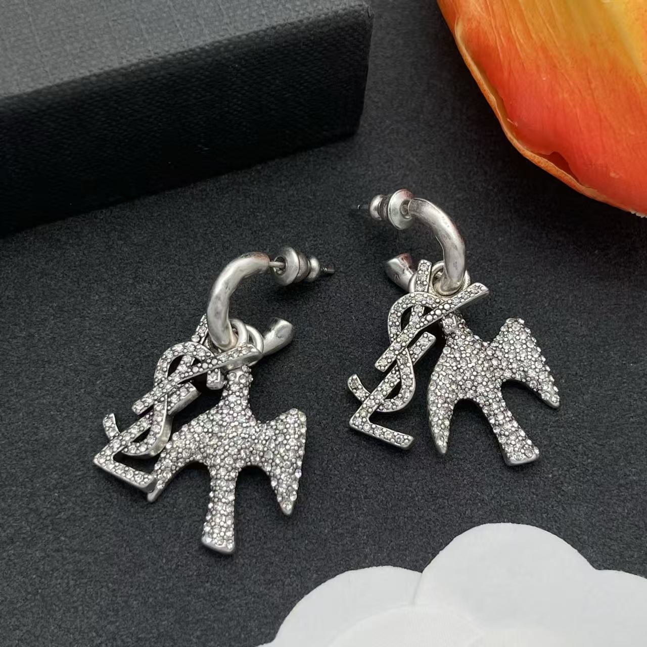 YSL ダイヤモンド・フープピアス【50％割引+送料無料】