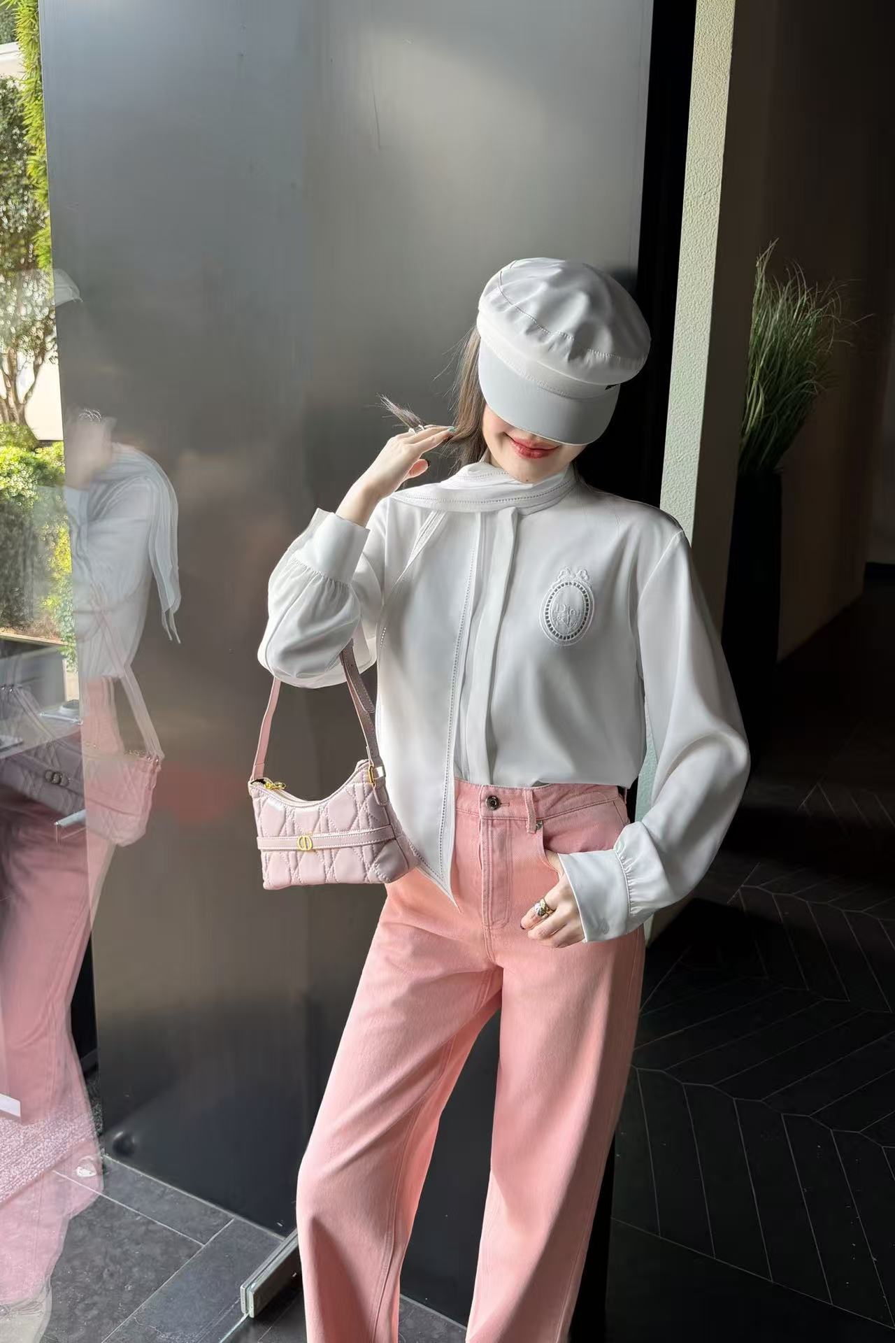DIOR 刺繍入りレタリング レースアップシャツ【50％割引+送料無料】