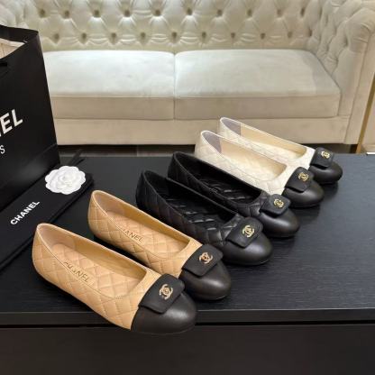 CHANEL ハイクオリティ・ダブルC 牛革フラットシューズ【50％割引+送料無料】