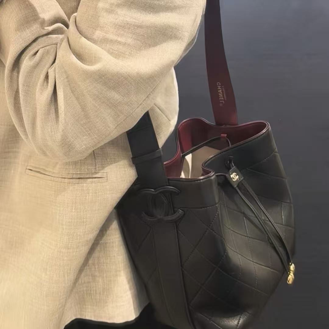 CHANEL カーフスキン バケットバッグ【50％割引+送料無料】