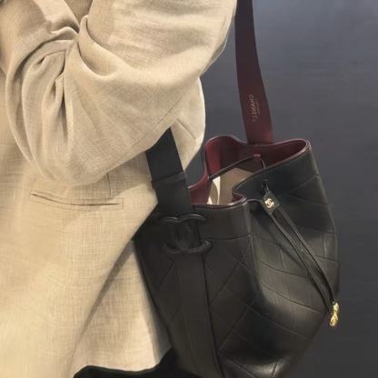 CHANEL カーフスキン バケットバッグ【50％割引+送料無料】