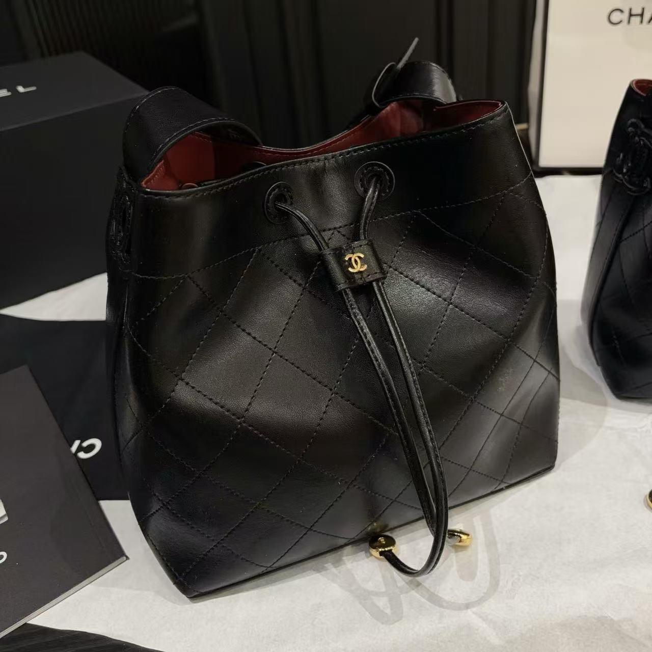CHANEL カーフスキン バケットバッグ【50％割引+送料無料】