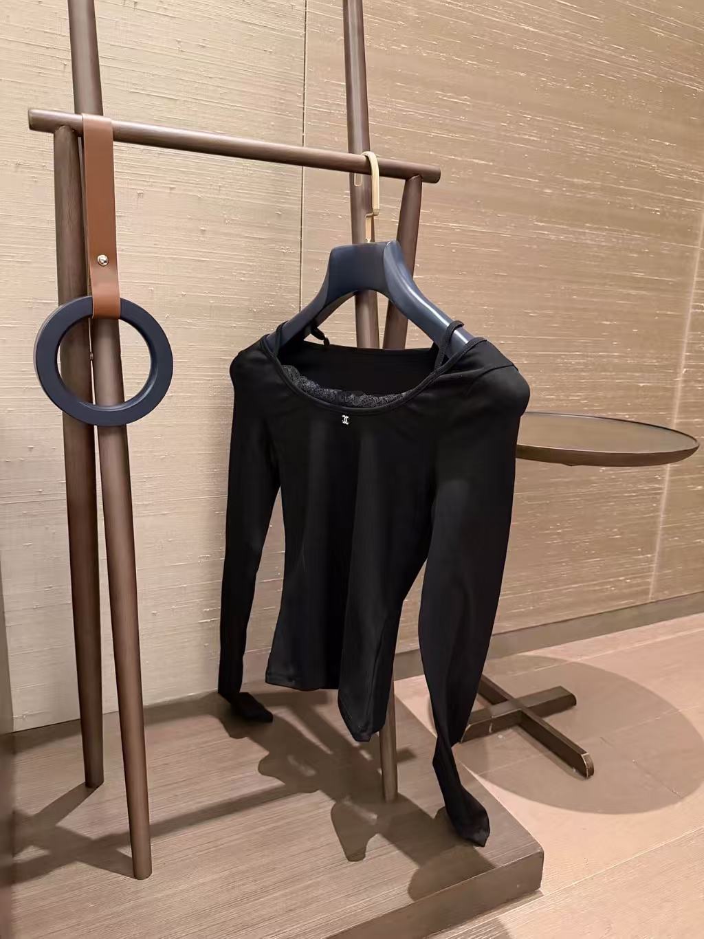 CHANEL ダブルC レーストリム 長袖Tシャツ【50％割引+送料無料】