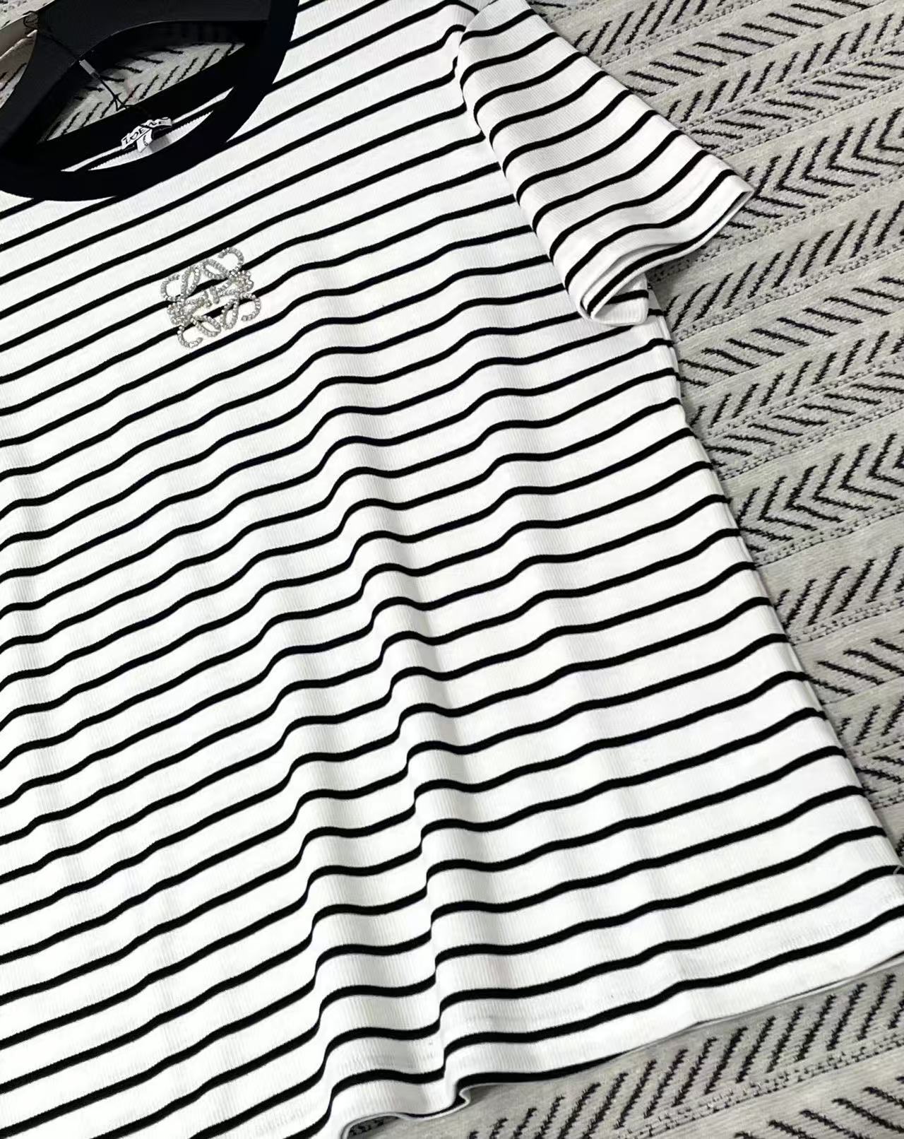 LOEWE ストライプ ロゴTシャツ【50％割引+送料無料】
