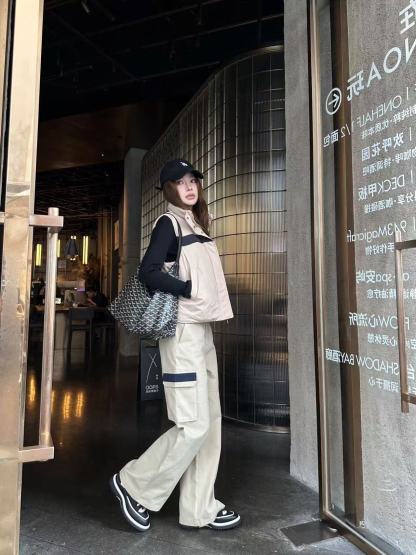 YSL シンプルなダウンベスト【50％割引+送料無料】