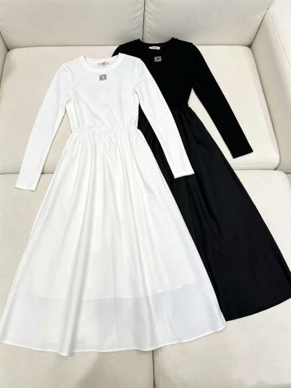 LOEWE シンプル刺繍ロゴワンピース【50％割引+送料無料】