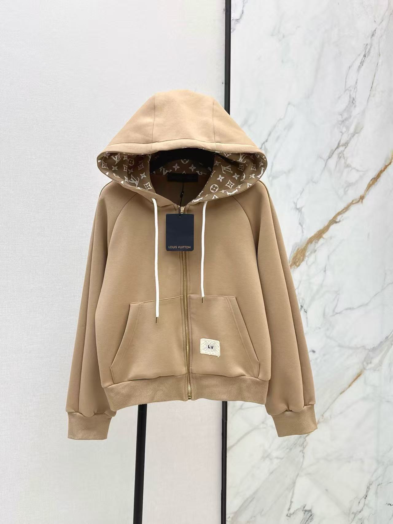 LV フード付きジャケット＆パンツのセットアップ【50％割引+送料無料】