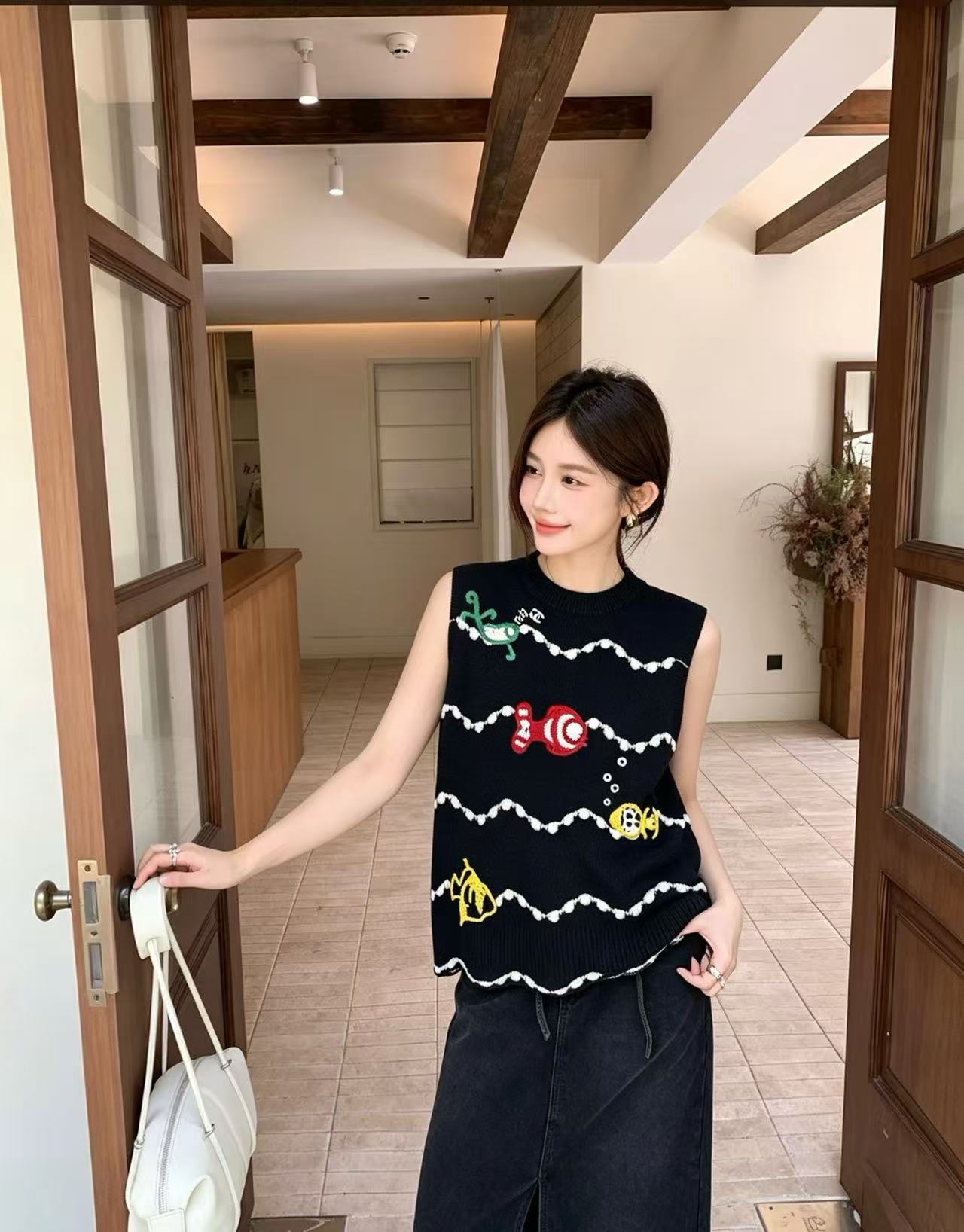 CHANEL ウェーブストライプ ウールベスト【50％割引+送料無料】