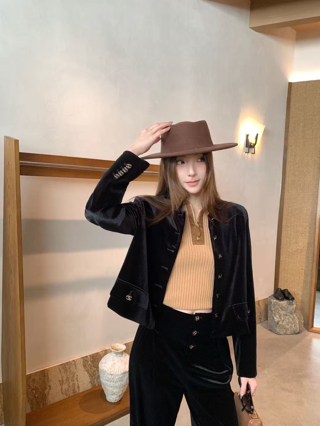 CHANEL ベルベットジャケット＆パンツ セットアップ【50％割引+送料無料】
