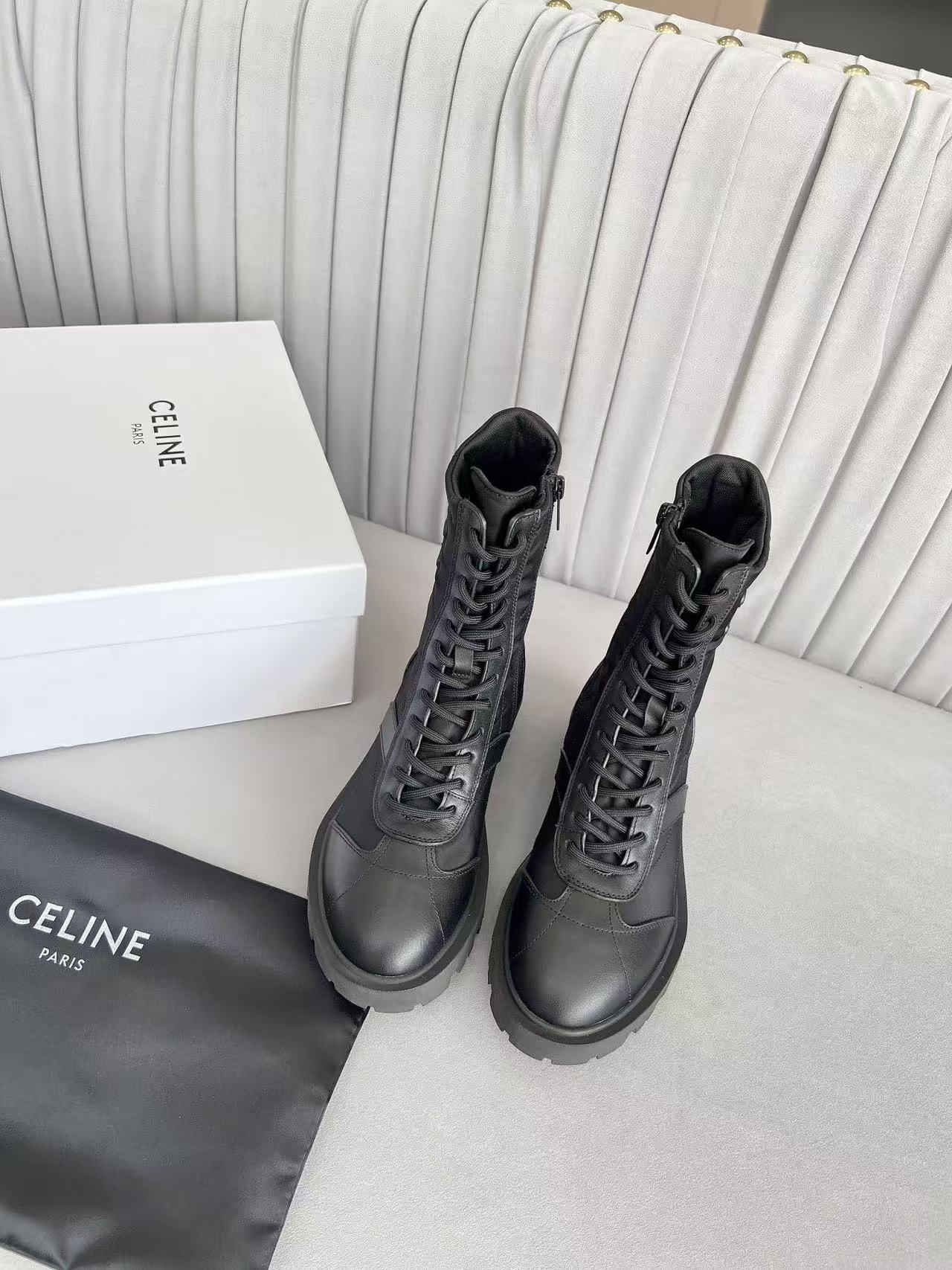 CELINE 高品質牛革マーチンブーツ【50％割引+送料無料】