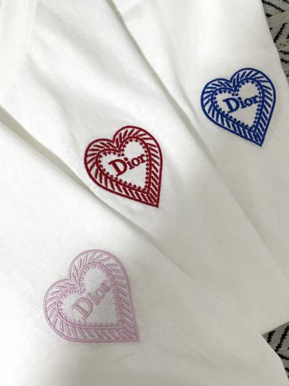 DI0R刺繍ロゴ＆ハート 長袖Tシャツ【50％割引+送料無料】
