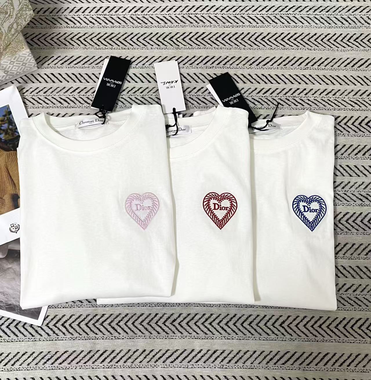 DI0R刺繍ロゴ＆ハート 長袖Tシャツ【50％割引+送料無料】